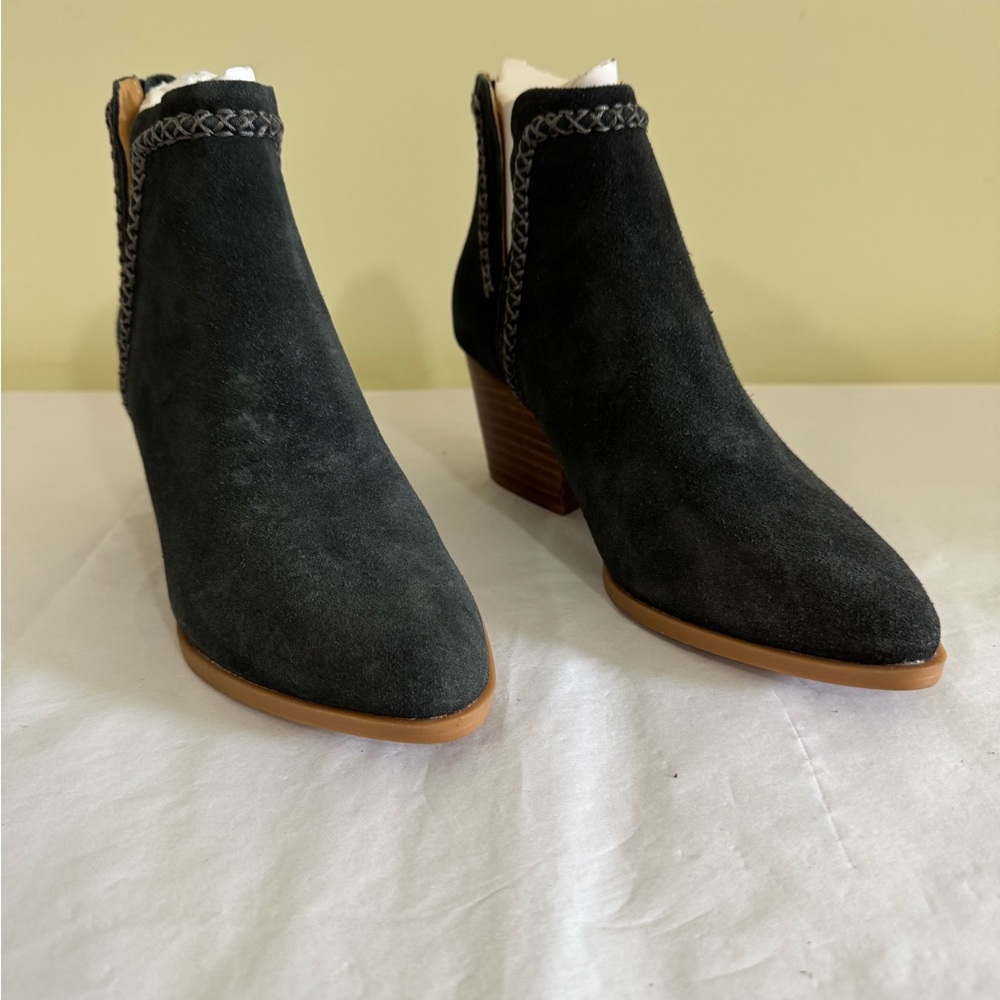 NEW Dolce Vita Dylan Suede Stacked Heel Boots Booties Size 7 - Picture 3 of 10